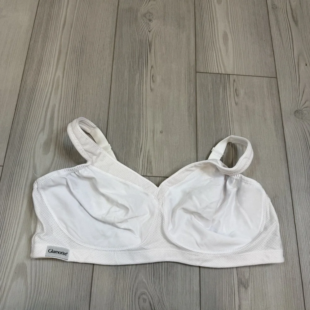 Glamorise 1006 Size 44D‎ Wirefree Sports Bra White MagicLift Seamless